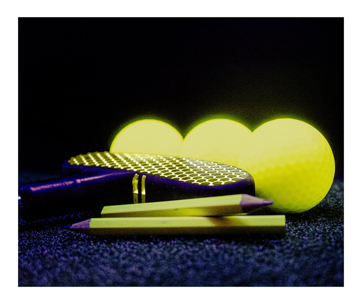 Customized Black Light Yellow Golf Balls